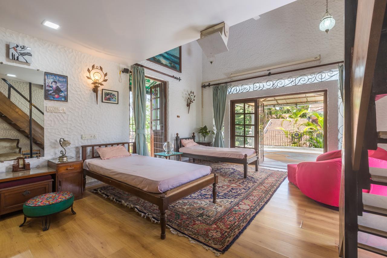 Bella Vista By Stayvista - A Haven With Lush Green Surroundings, Zen Garden, Quirky Decor & A Inviting Swimming Pool Lonavala Kültér fotó