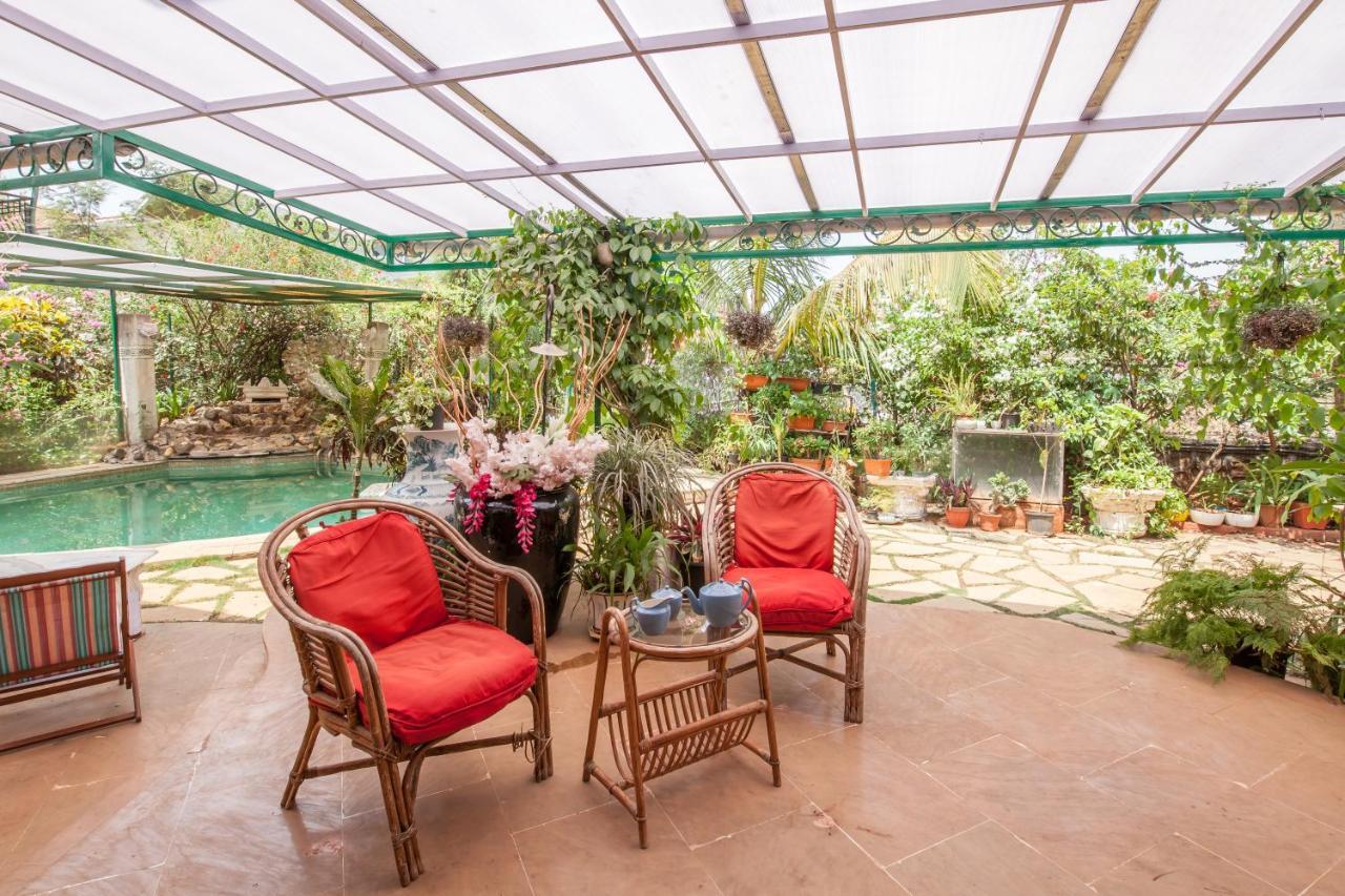 Bella Vista By Stayvista - A Haven With Lush Green Surroundings, Zen Garden, Quirky Decor & A Inviting Swimming Pool Lonavala Kültér fotó